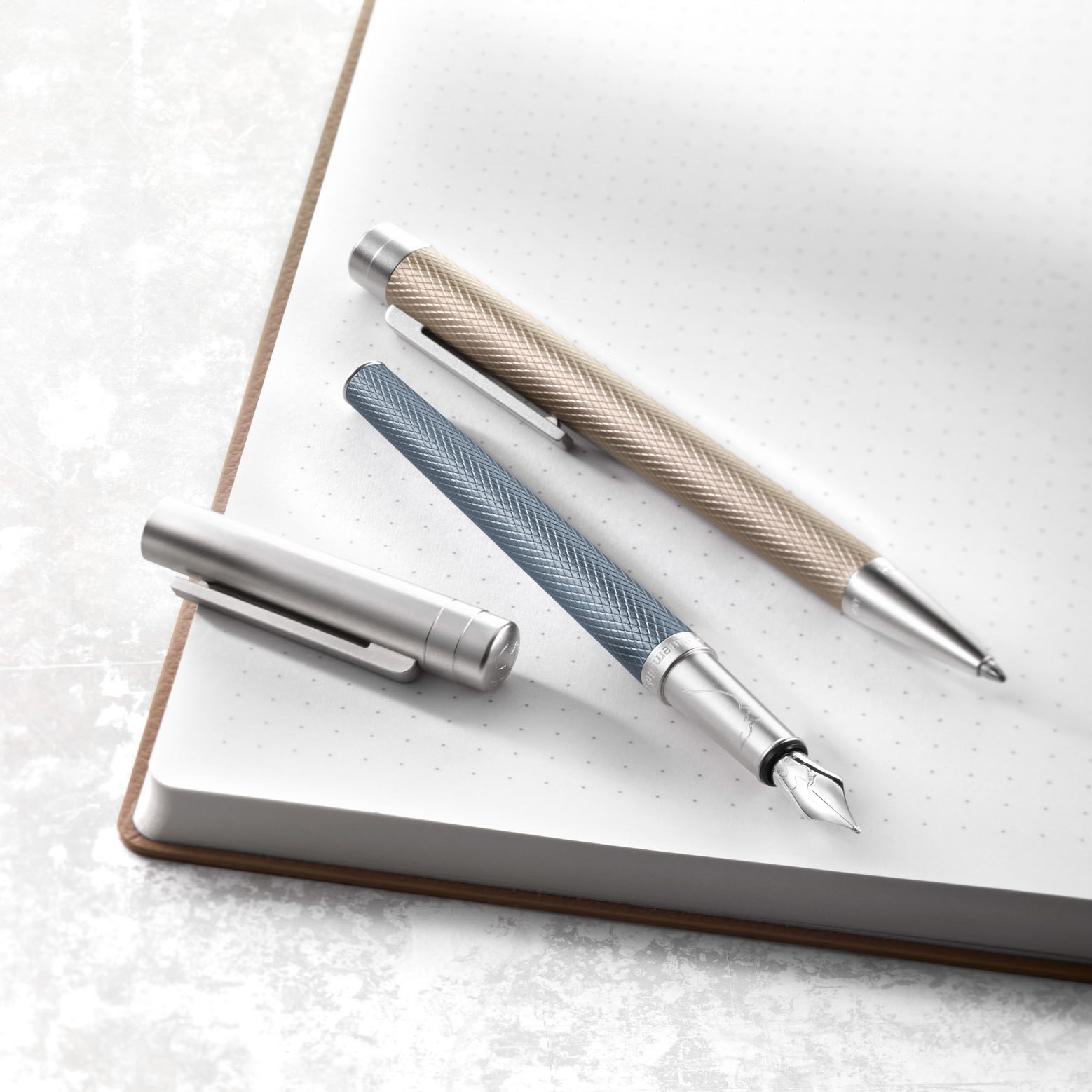 RS1856_Hahnemuehle_Slim_Edition_beige_cool_grey_mood_01_new-lpr_editedFacebook_editedfacebook