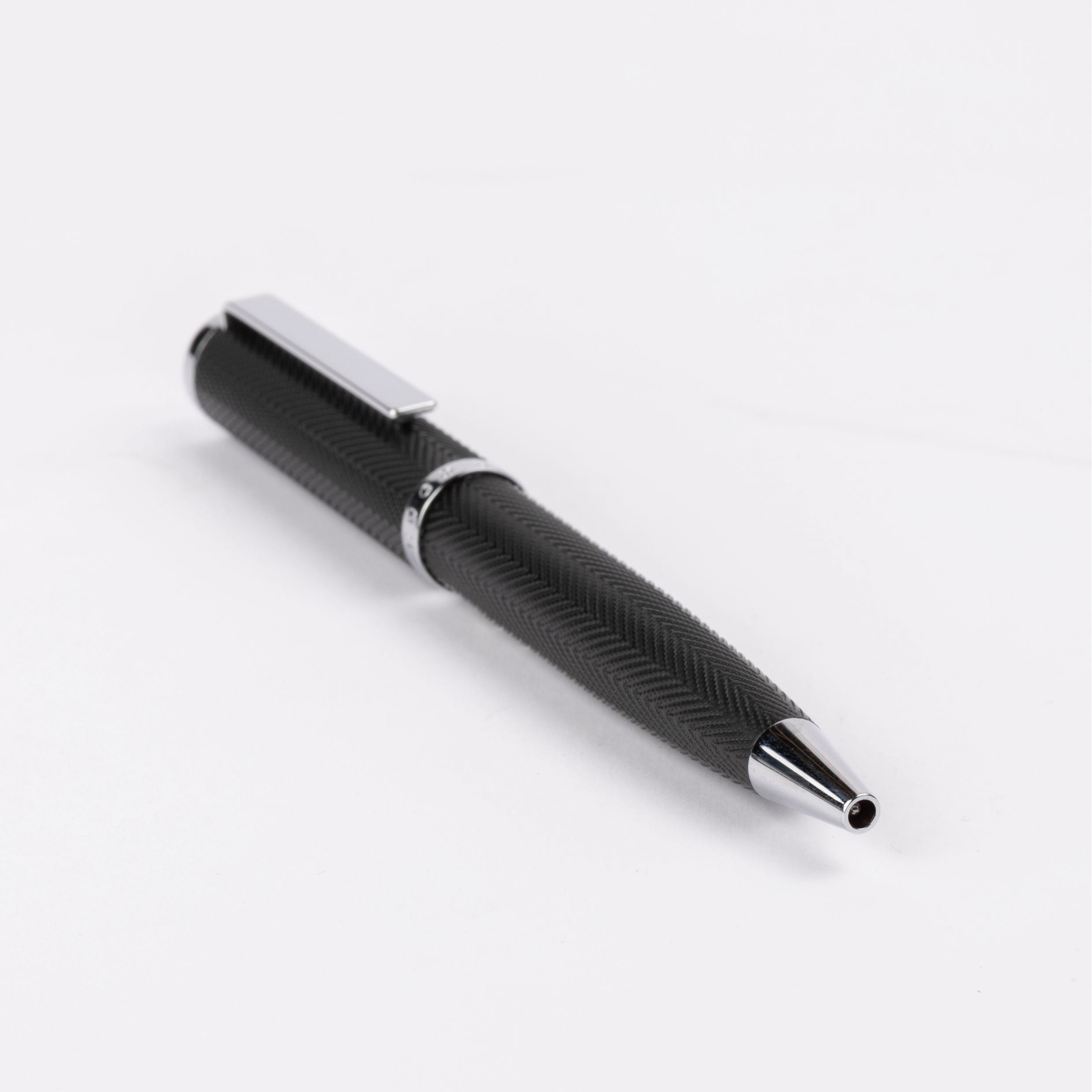 HSI1064B_Z4-1 Hugo Boss Kugelschreiber Formation Herringbone Chrome