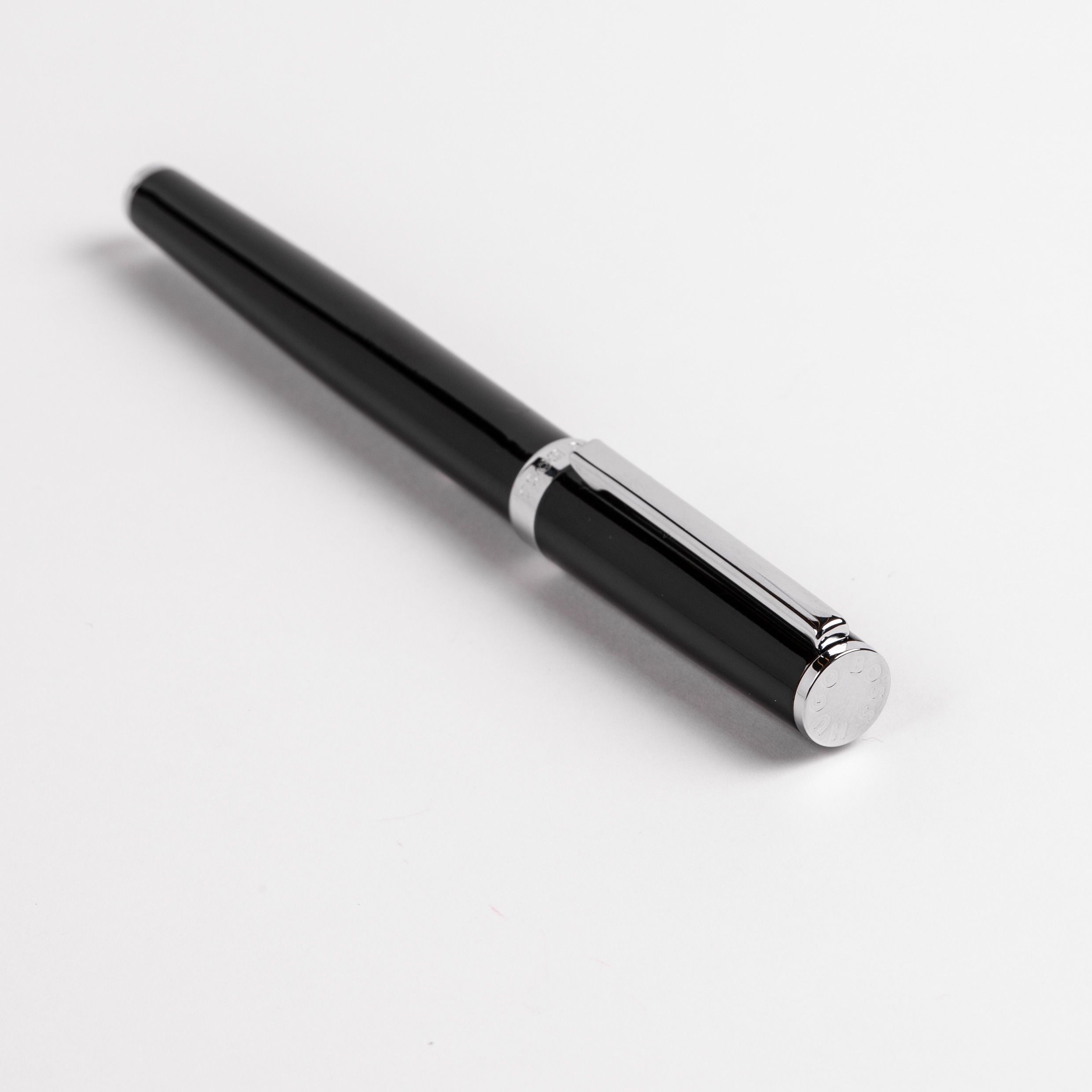 HSN2542A_Z3-1 Hugo Boss Fountain Pen Gear Icon Black