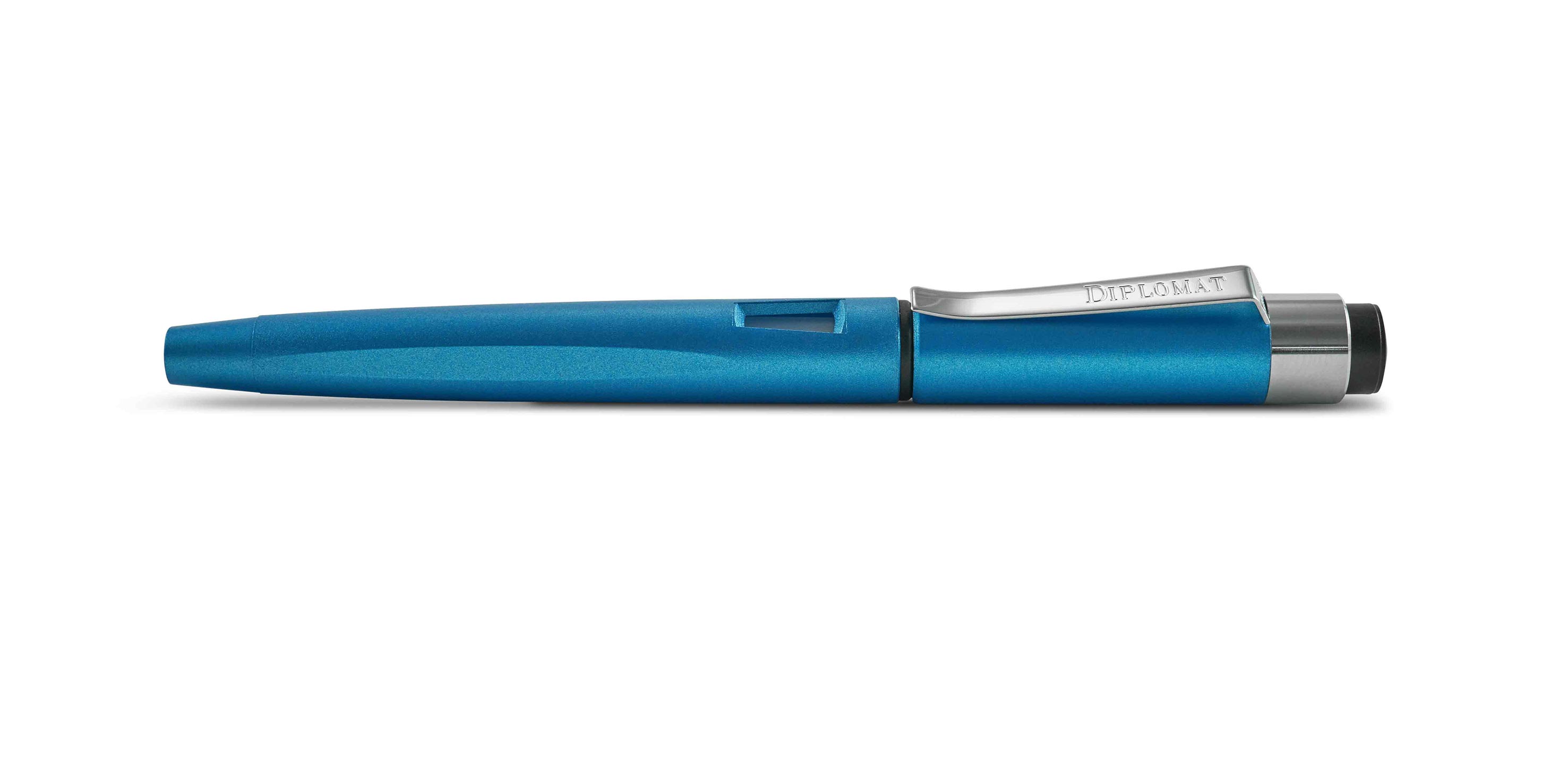 Diplomat-Magnum-F-llhalter-g-is-fountain-pen-aegean-closed Diplomat Magnum Füllhalter Ägäis Blau Geschlossen