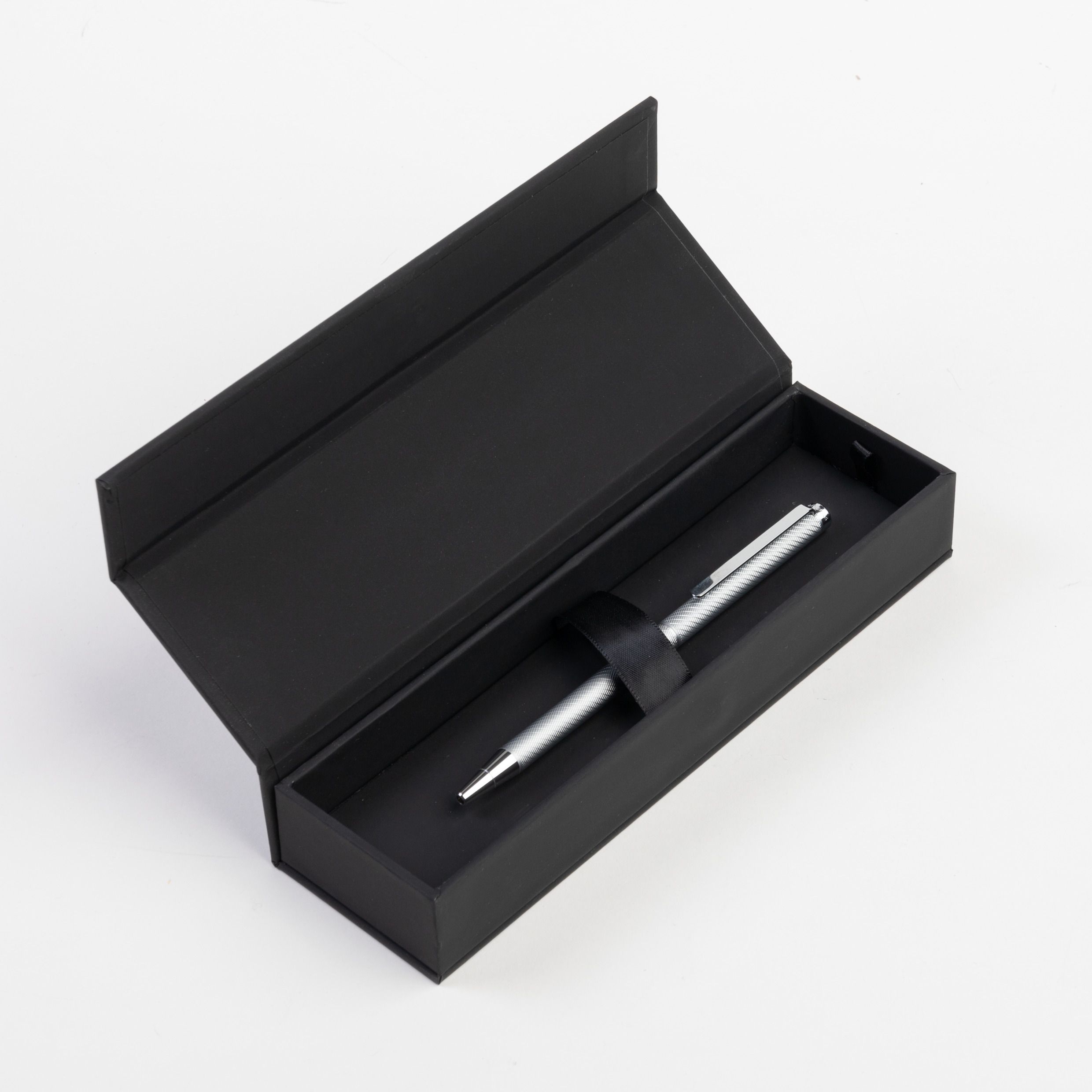 HSM2764B_E2-1 Hugo Boss Cloud Chrome ballpoint pen