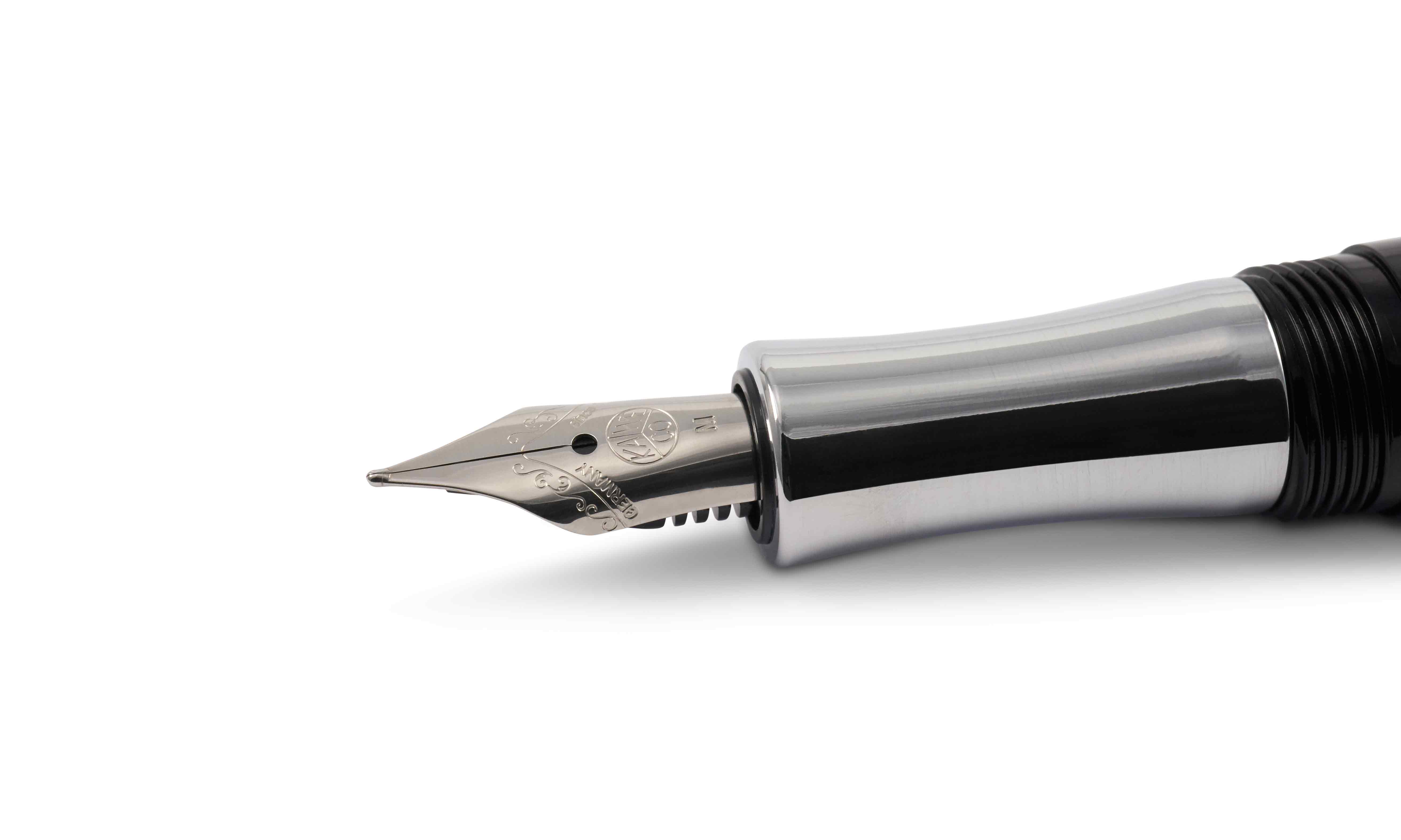 Kaweco-STUDENT-Details-schwarz-F-ullhalter-Stahlfeder Kaweco STUDENT Füllhalter Schwarz Detail mit Feder Stahl