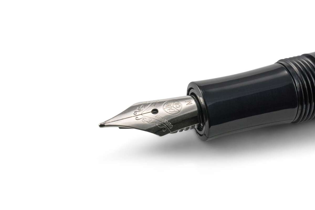 ручка с металлическим пером